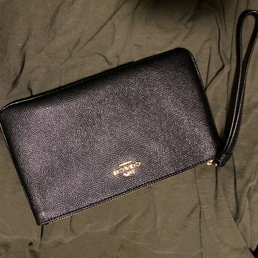 Coach wristlet new